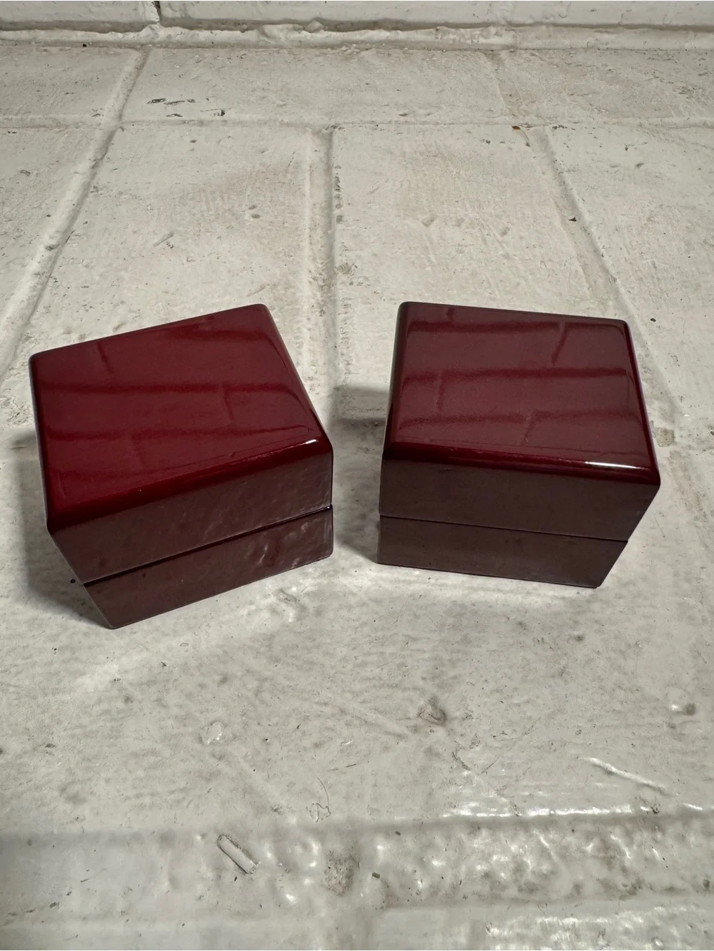 Set of 2 Sturdy Glossy Mahogany-like finish Ring Presentation Boxes 2.5